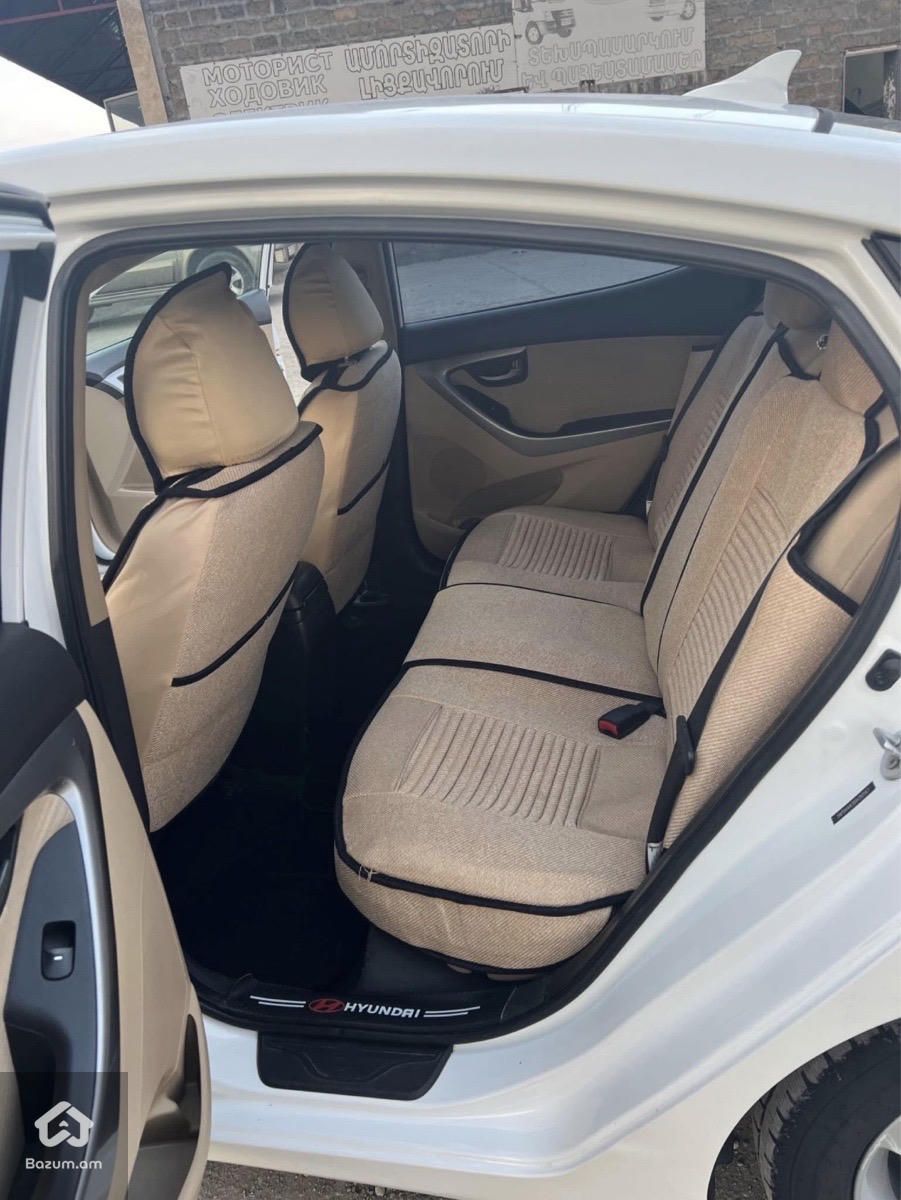 Hyundai Elantra 2013 - image 2
