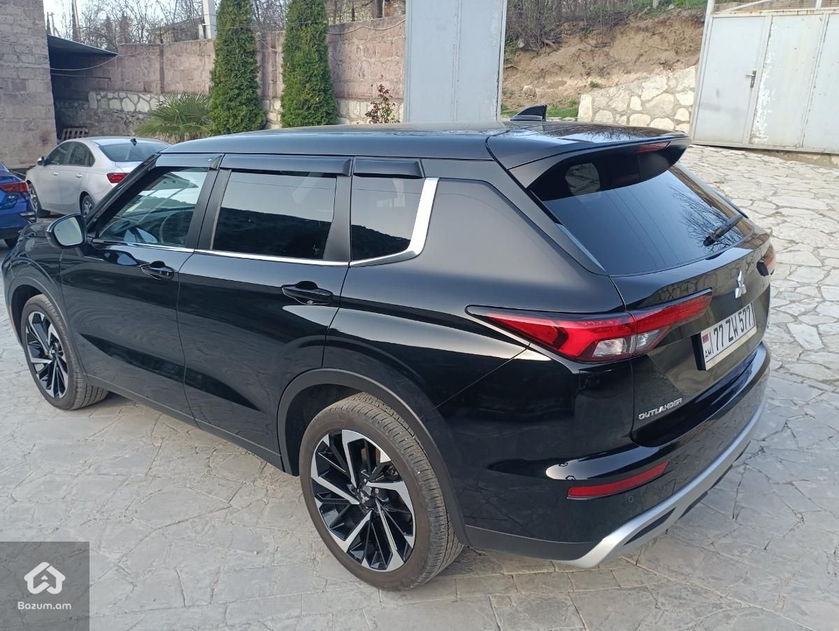 Mitsubishi Outlander SE - image 5