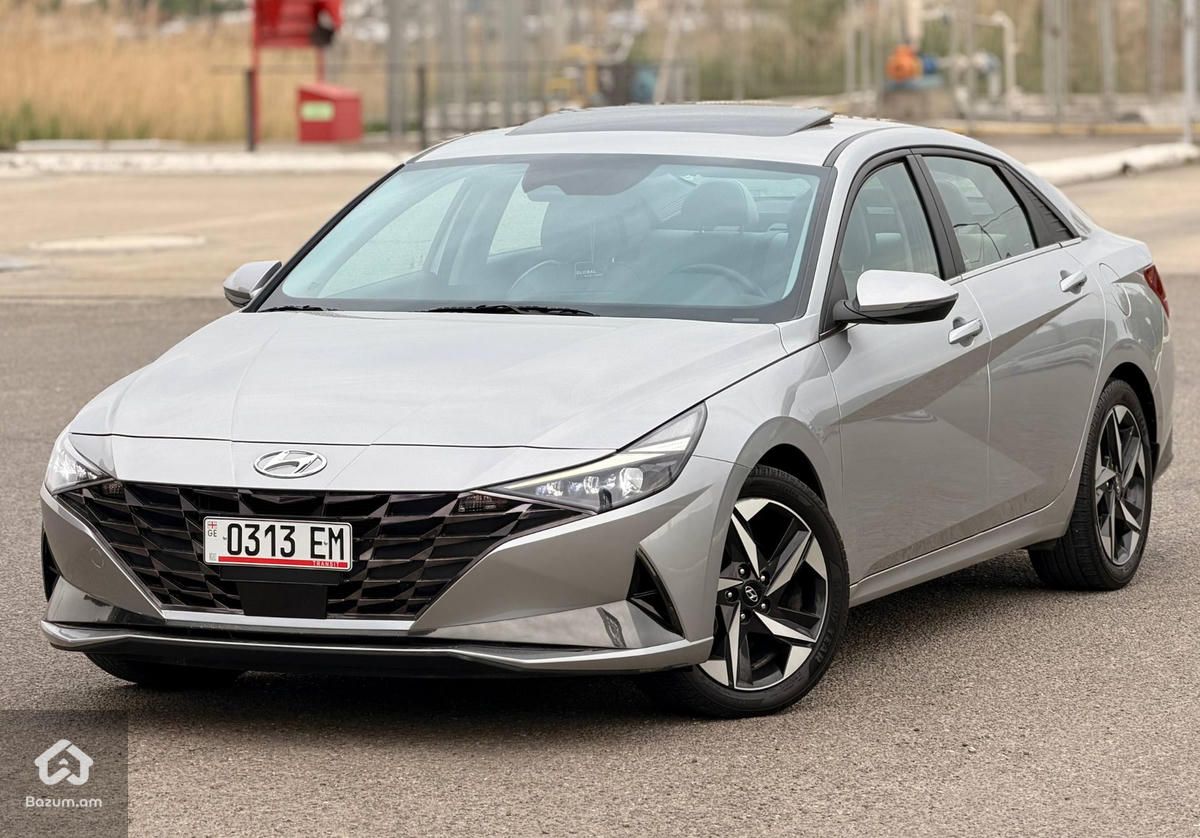 Hyundai Elantra Limited - image 1