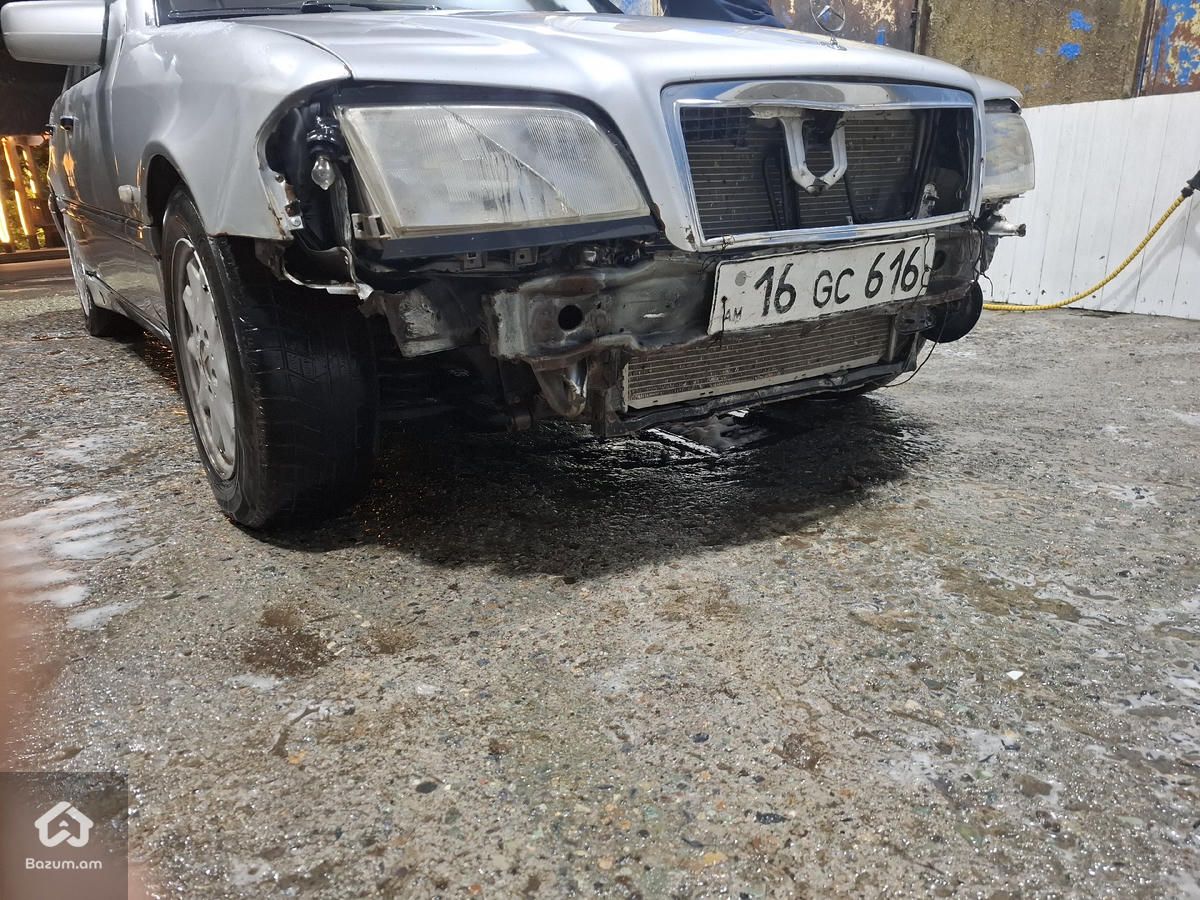 MERCEDES BENZ C240 - image 4