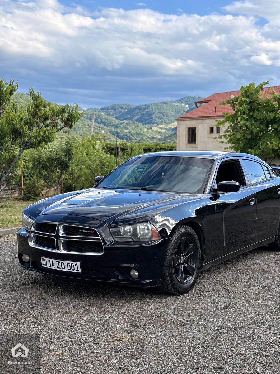 Dodge Charger 2012 - image 1