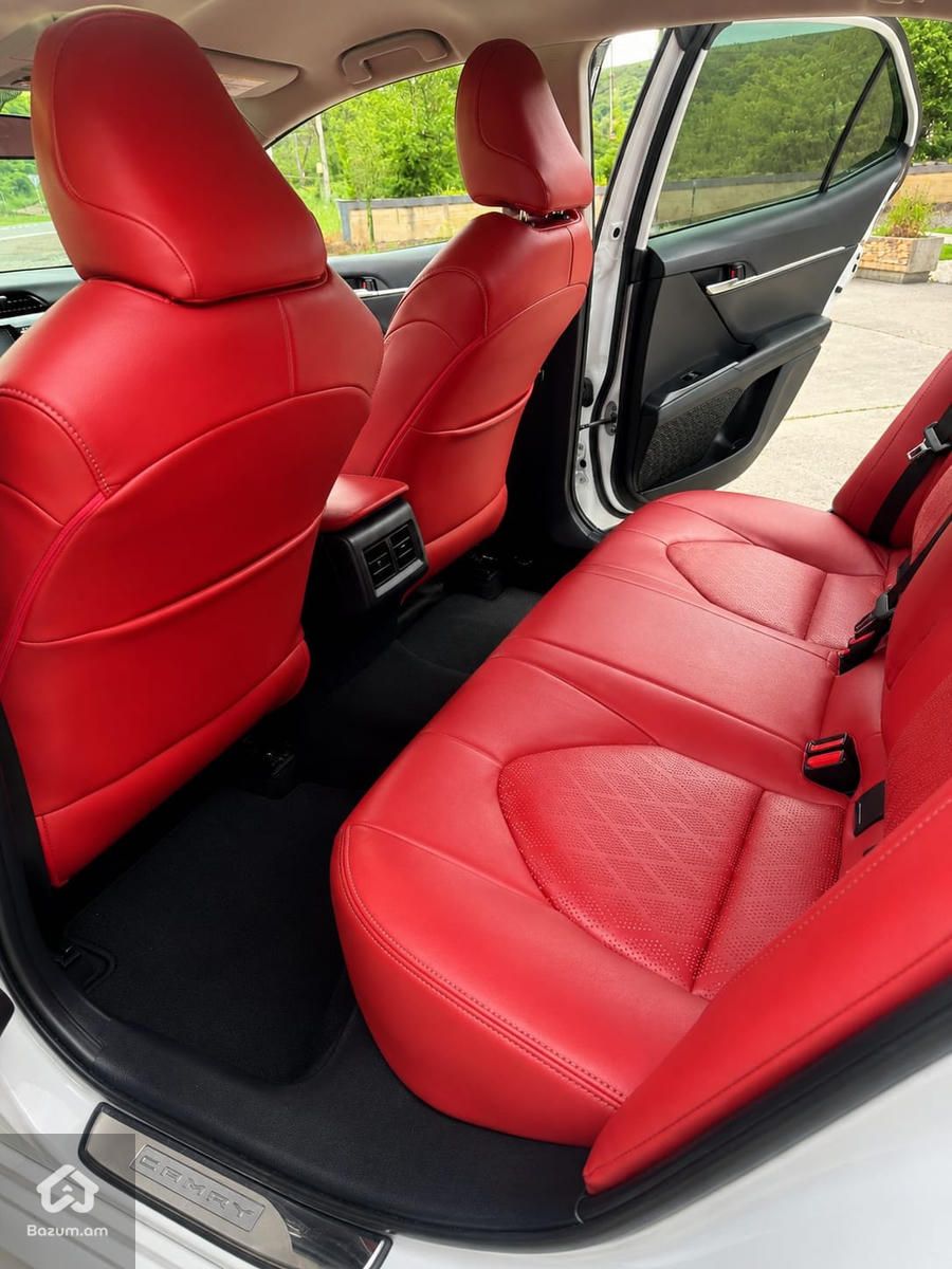 TOYOTA CAMRY V70 SE - image 9