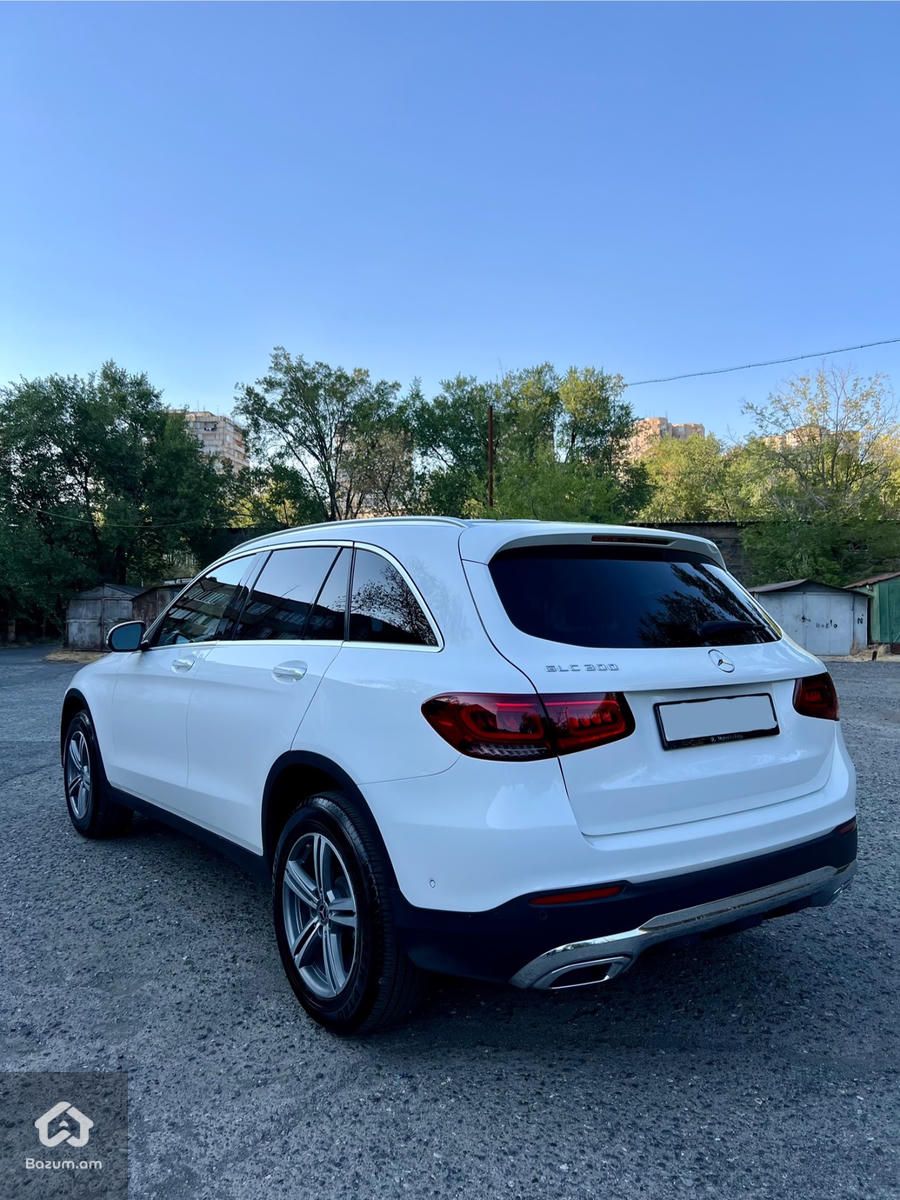 Mercedes Benz GLC 300 - image 7