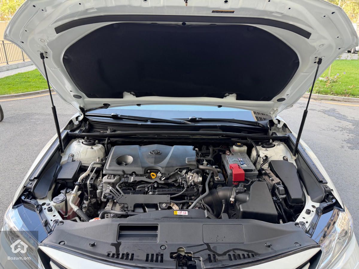Toyota Camry 2021 - image 16