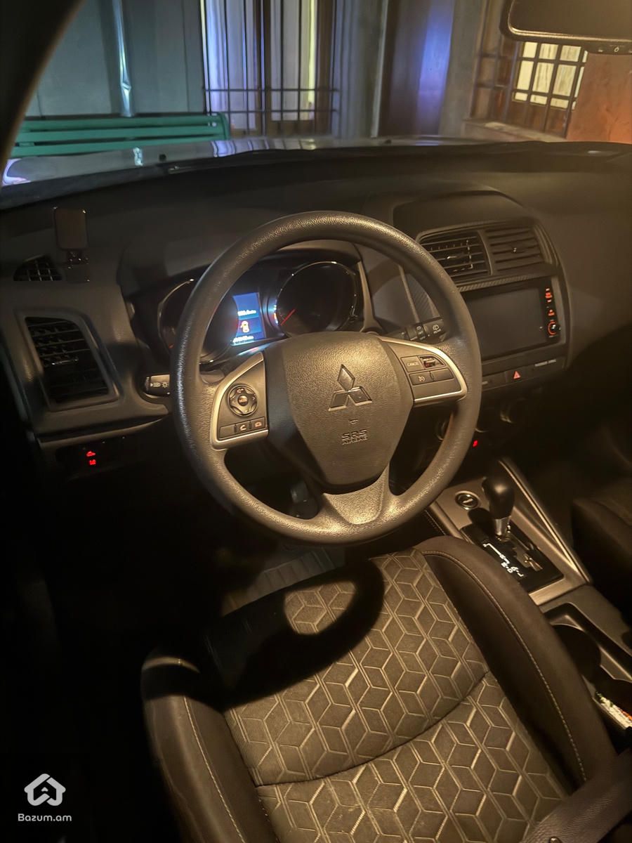 Mitsubishi outlander sport - image 2