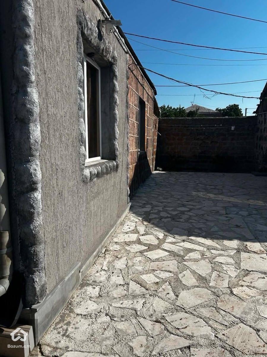 Վառավում է տուն Եղվարդում 100քմ , 400 քմ հող, 1-ին գըծ - image 8