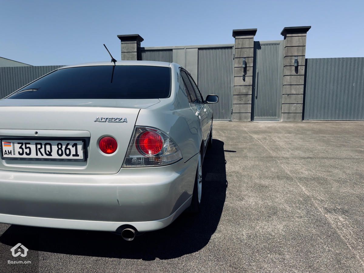 Toyota Altezza 2001 - image 8