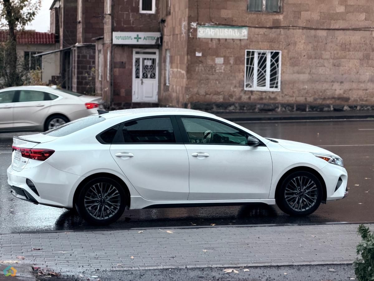 Kia Forte Gt-line - image 9