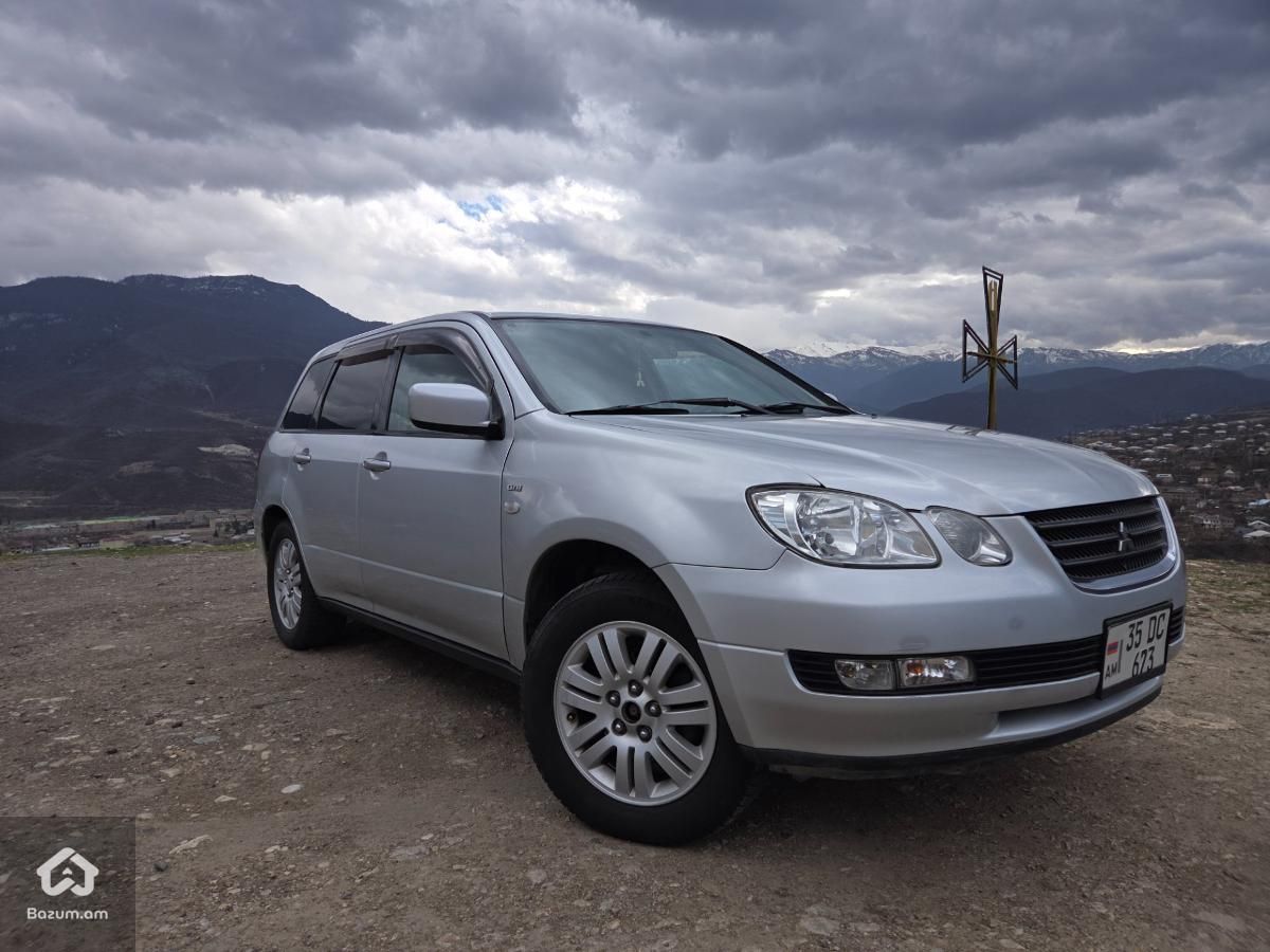 Mitsubishi airtrek - image 8