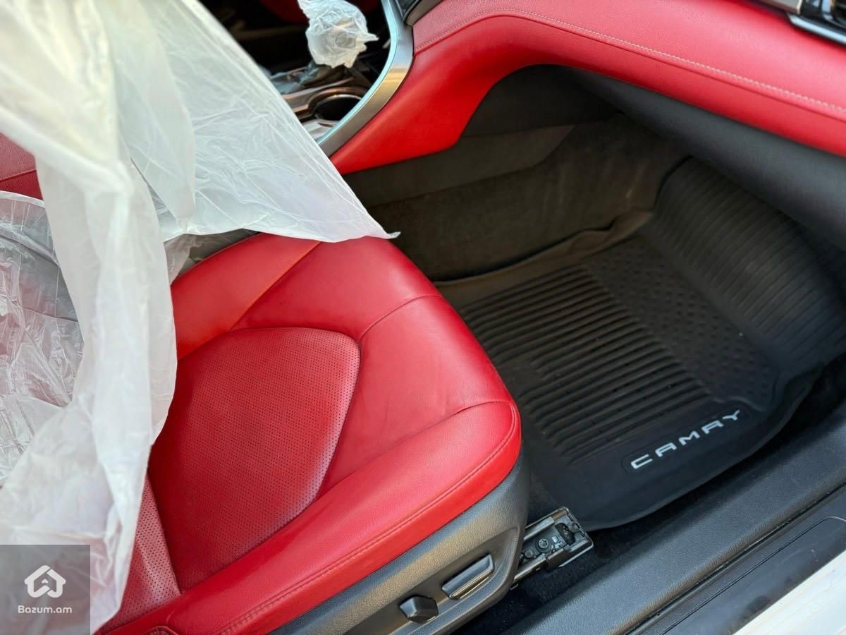 Toyota Camry 2019 - image 6