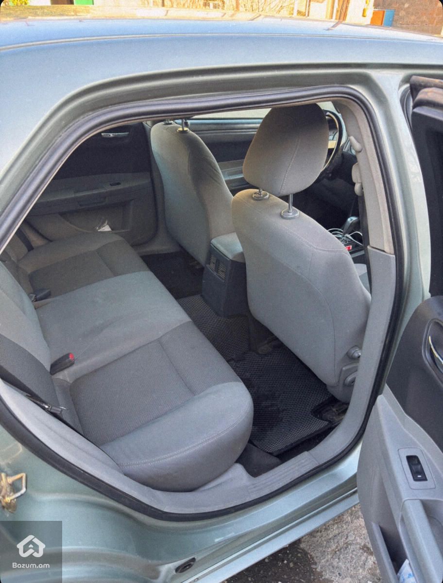 Վաճառվում է Chrysler 300 - image 8