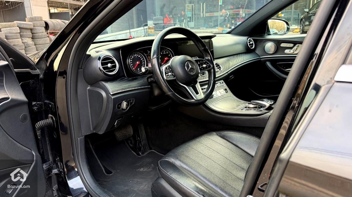 Mercedes Benz E300 - image 9