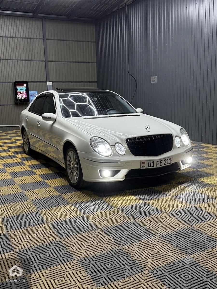 Mercedes-Benz 320 2002 - image 2