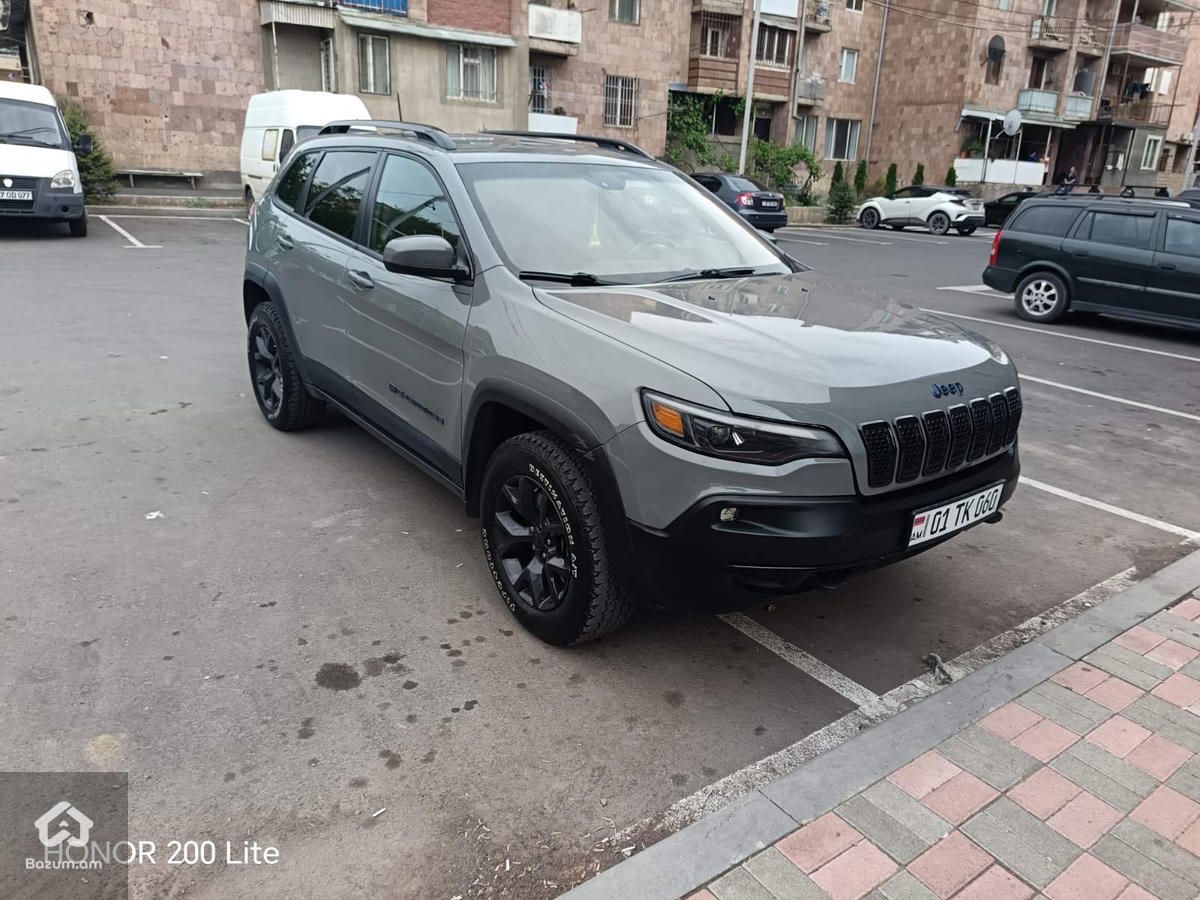 Jeep Cherokee 2019 - image 2