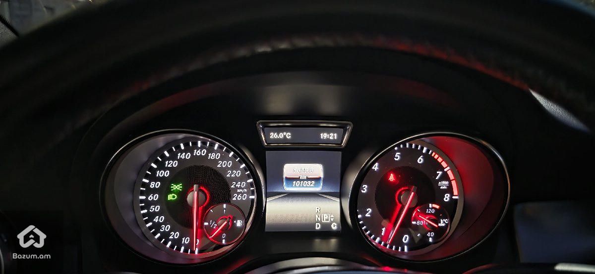 Mercedes-Benz GLA 200 2015 - image 11