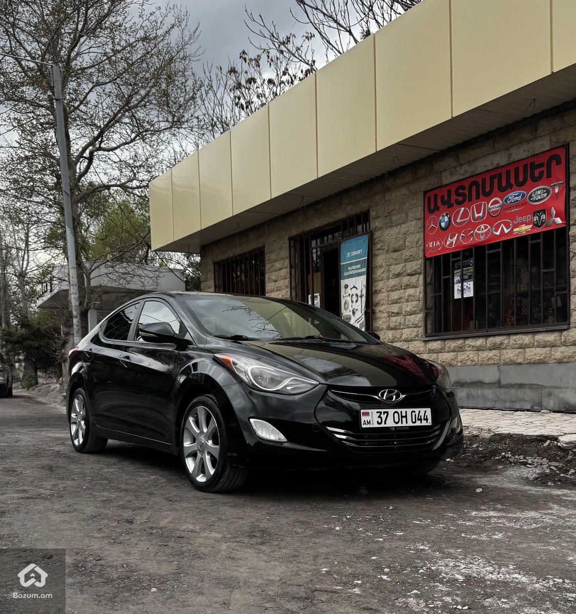 Hyundai Elantra 2011 - image 1
