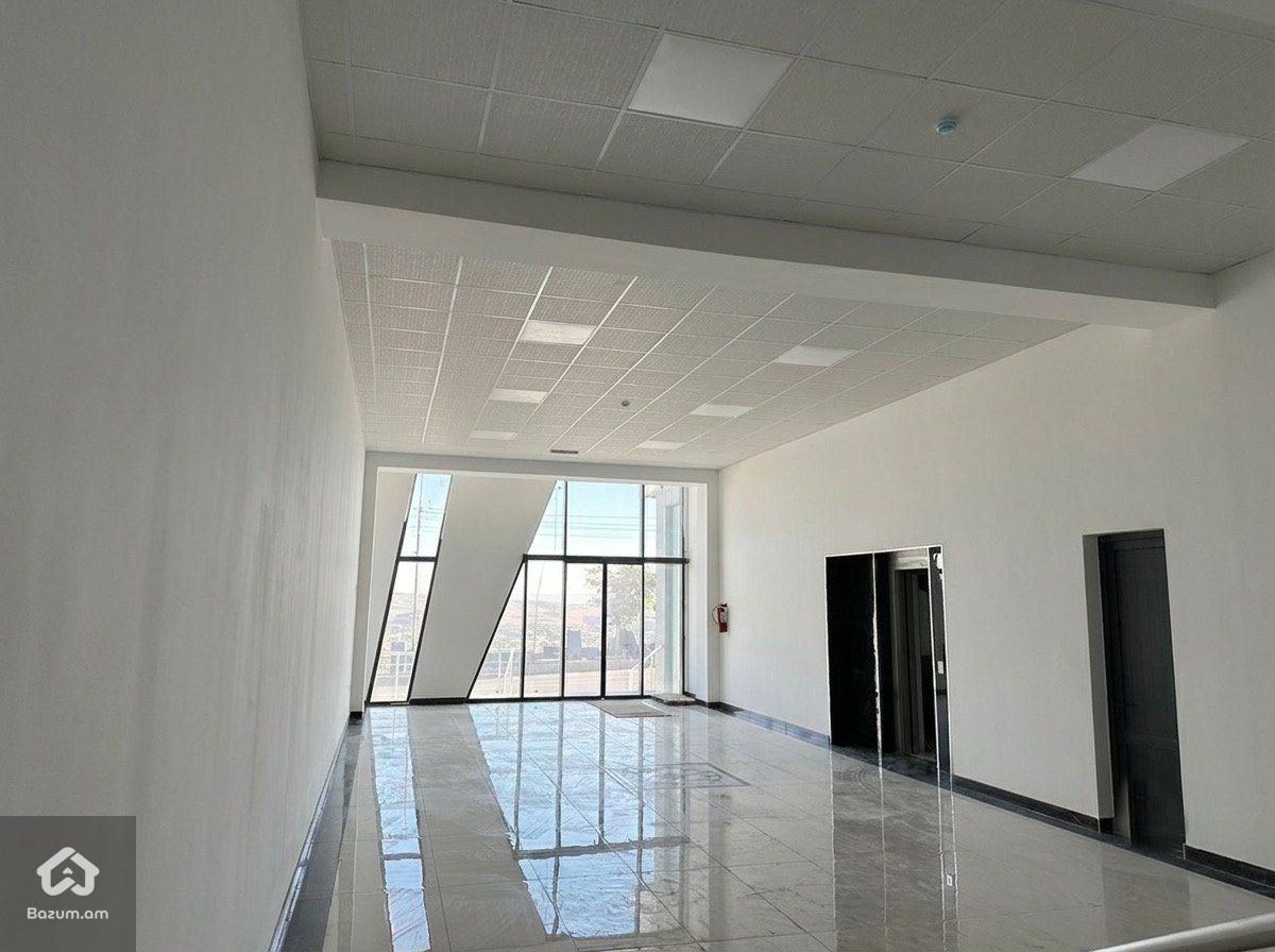 Վարձով է տրվում կոմերցիոն տարածք Էրեբունիում Դավիթ Բեկ փողոցում  - image 1