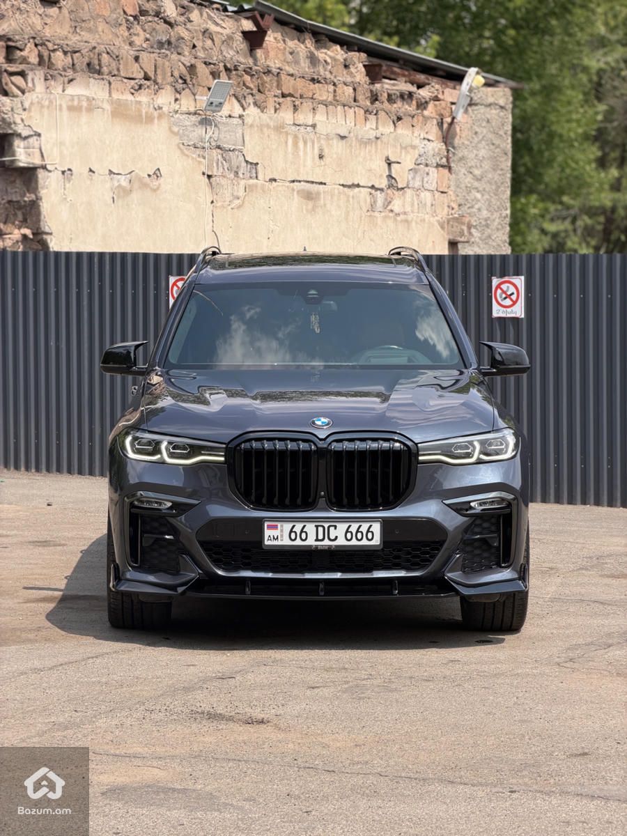 BMW X7 2021 - image 1