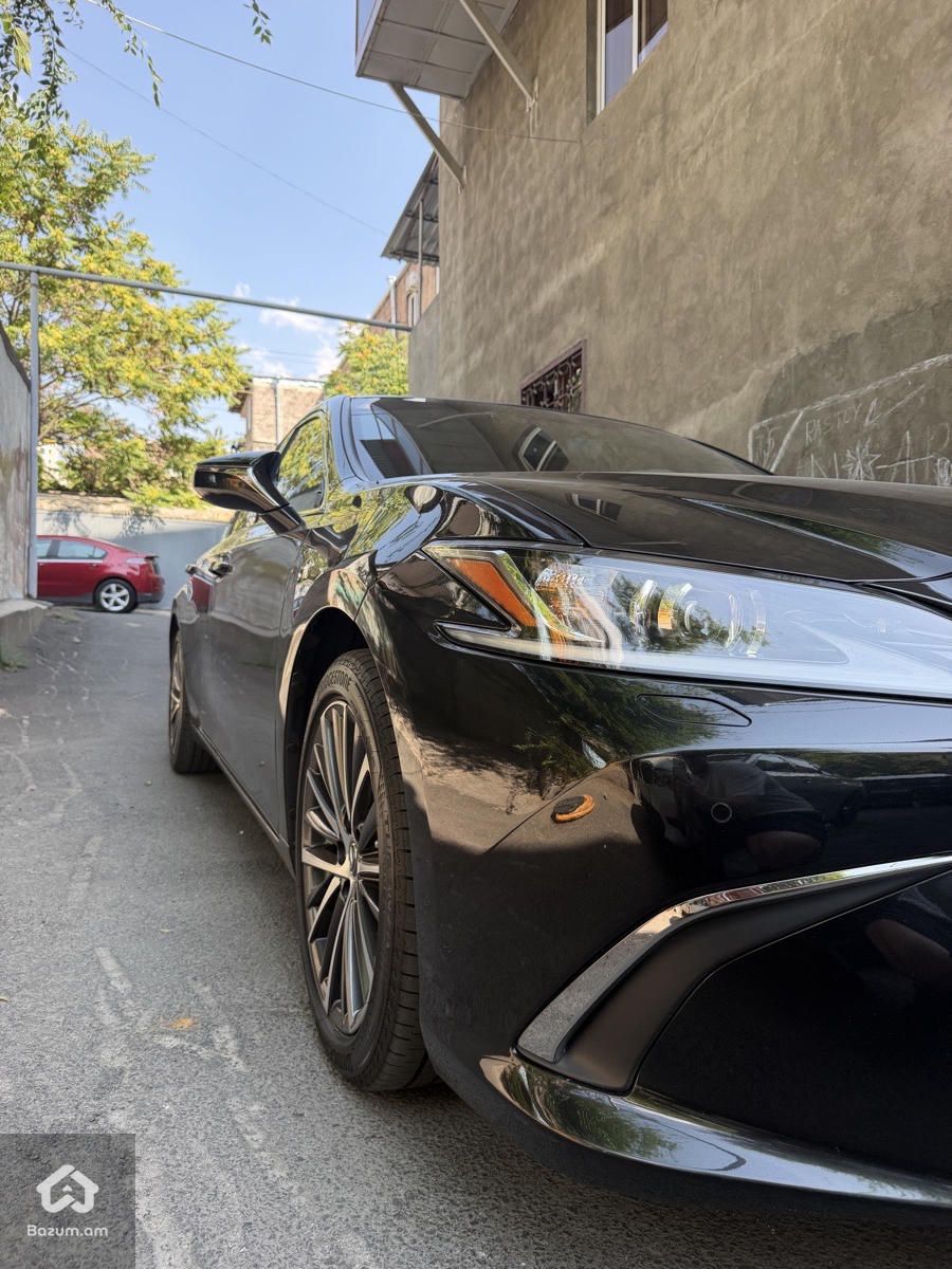 Lexus ES 250 2022 - image 3