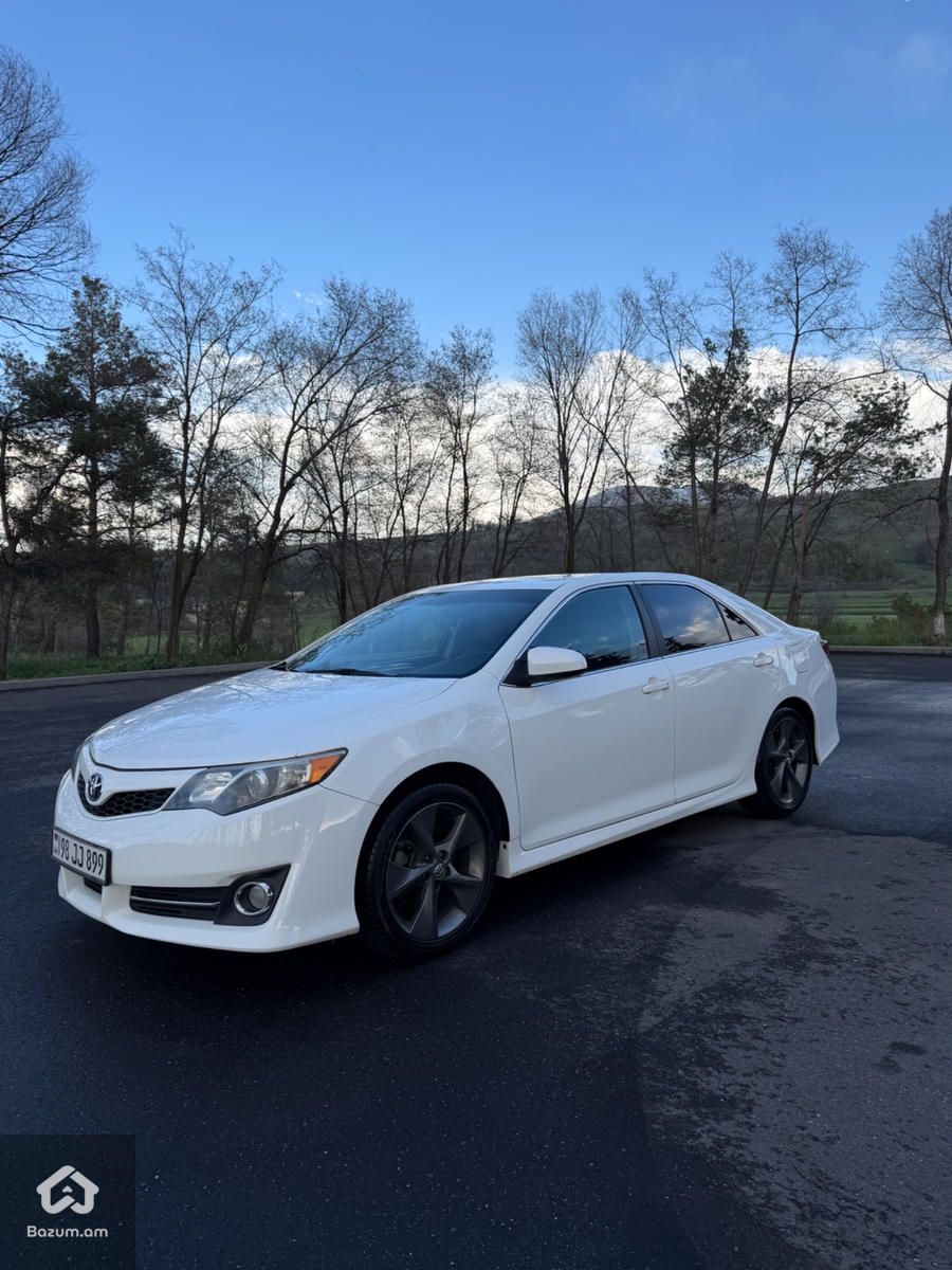 Toyota camry se - image 5