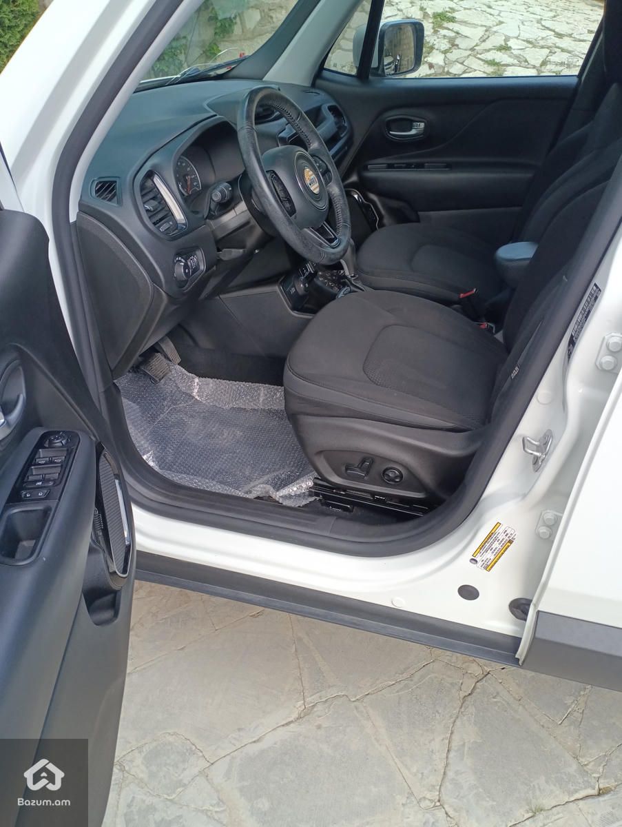 Jeep Renegade - image 8