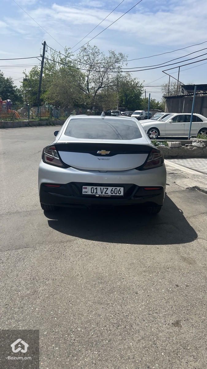 Chevrolet Volt 2017 - image 2