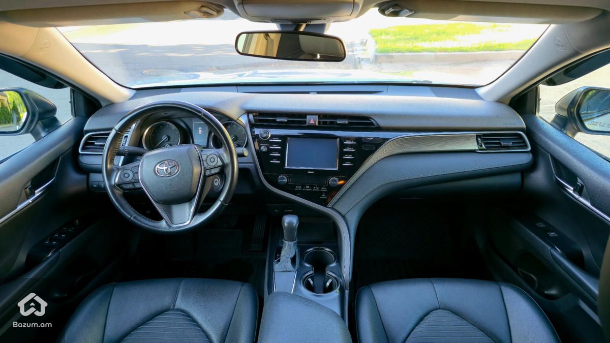 Toyota Camry SE 2.5L - image 20