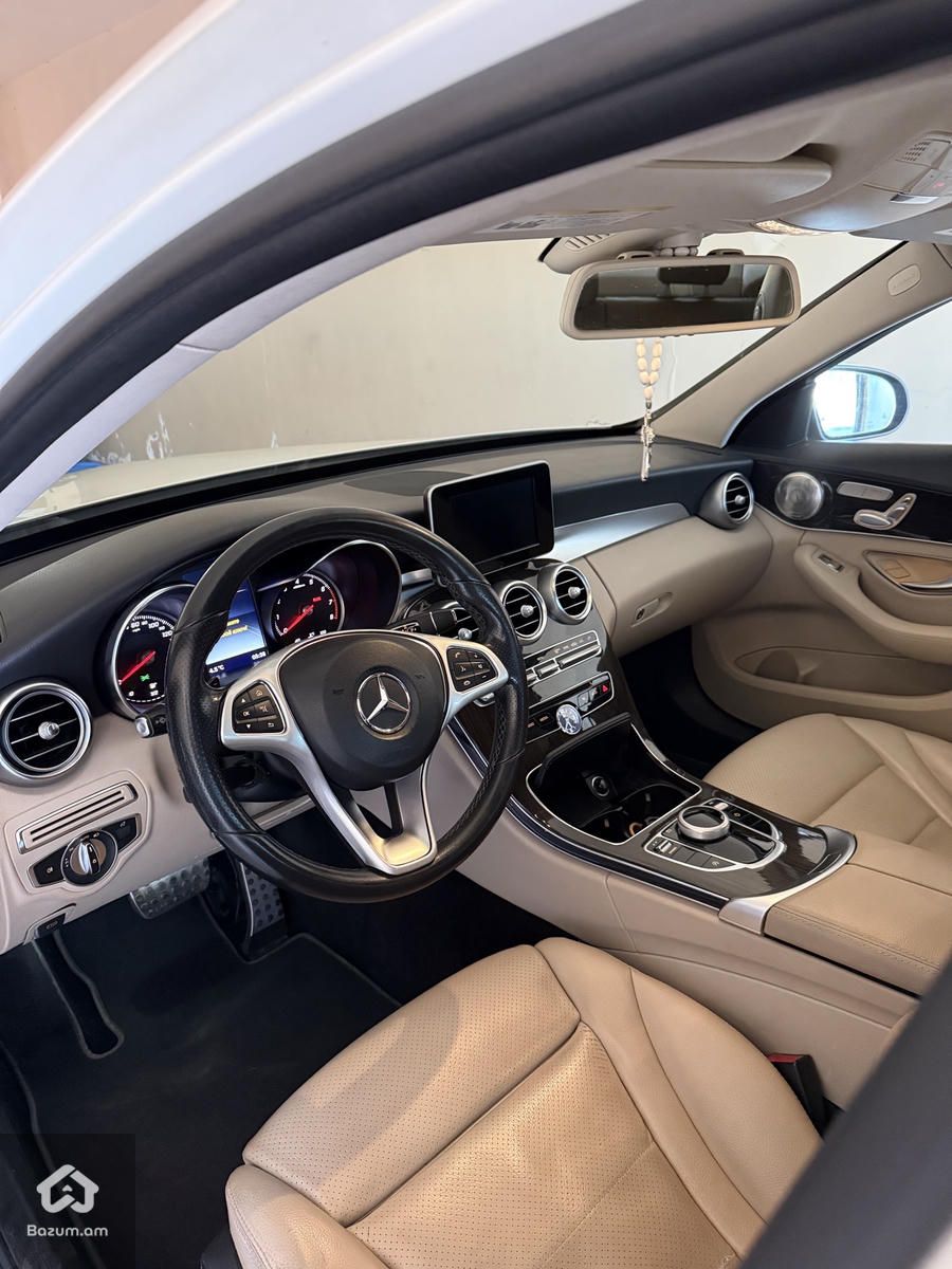 Mercedes Benz C300 - image 5
