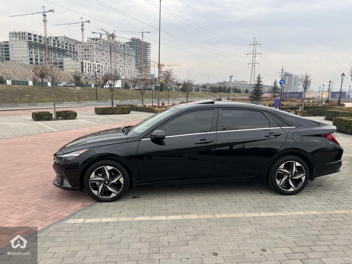 Hyundai Elantra 2021 - image 1