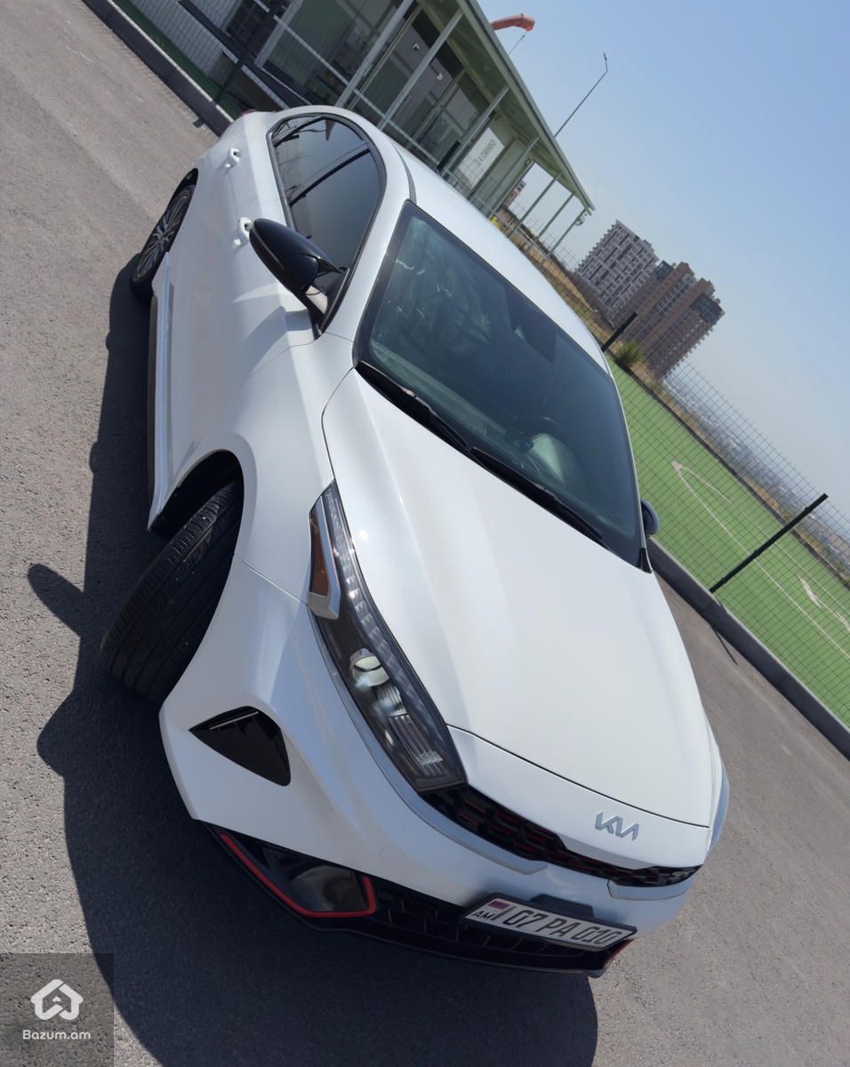 Kia Forte 2022 - image 1