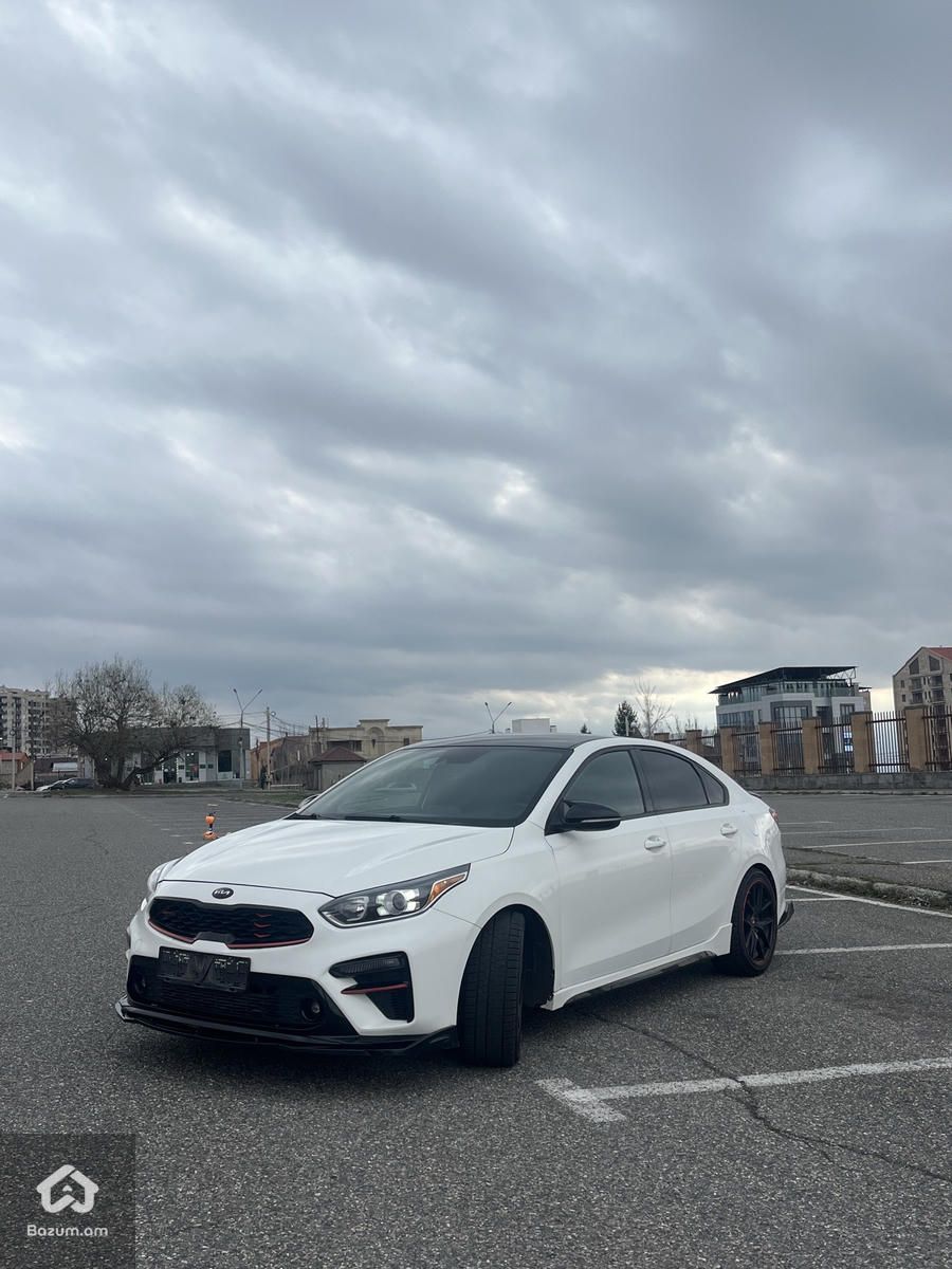 Kia Forte GT LINE - image 3