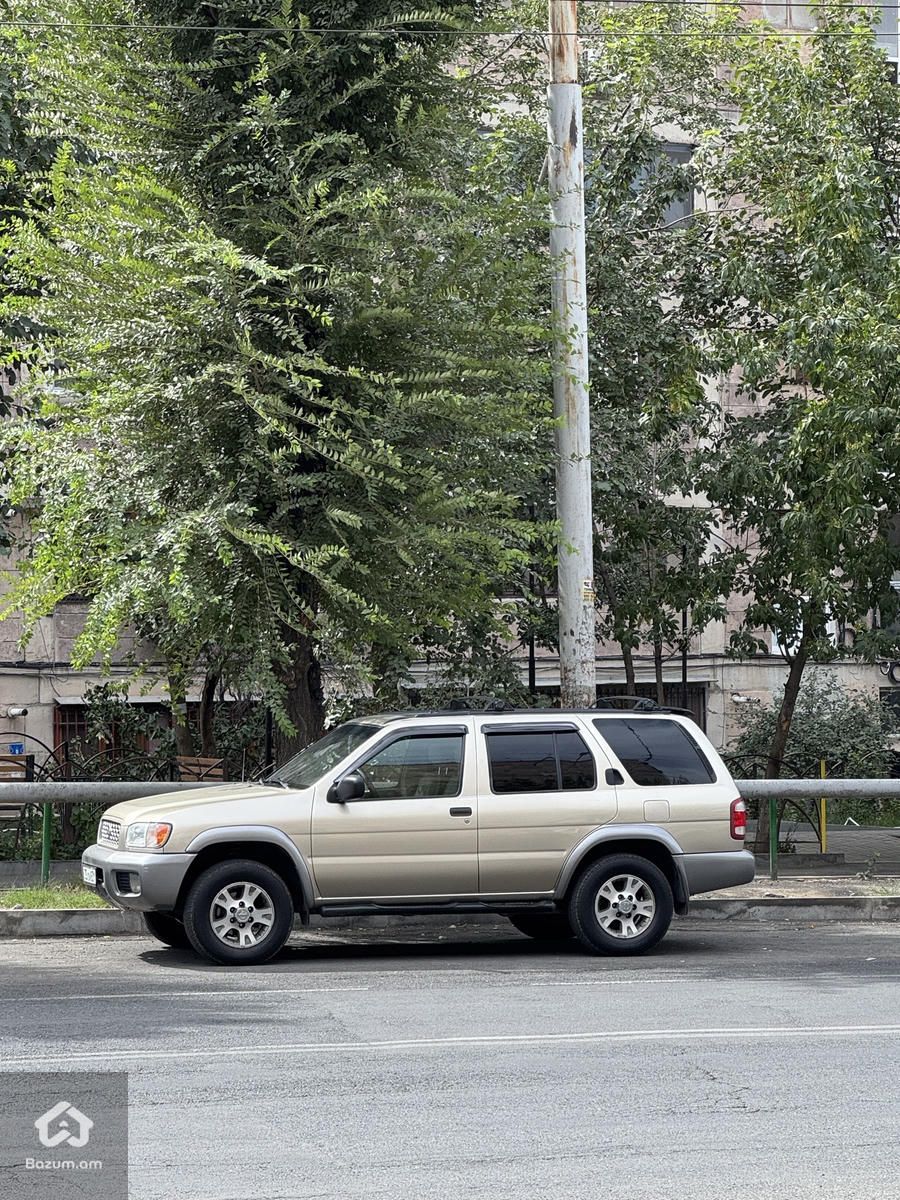 nissan pathfinder - image 8