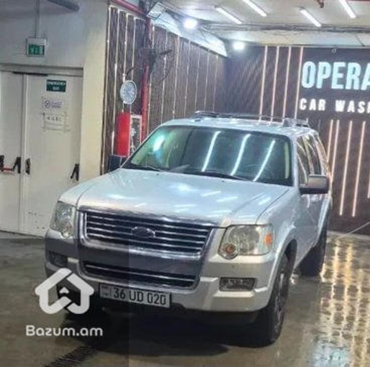 2010 Ford Explorer, 4.0L, all wheel drive, gas - image 5