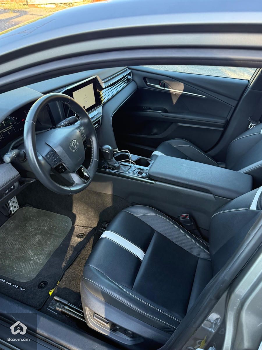 Toyota Camry 2025 - image 9