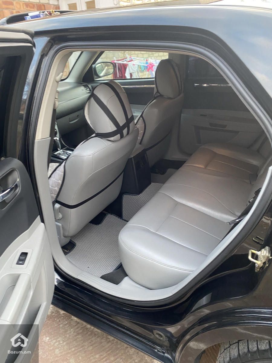 CHRYSLER 300c - image 6