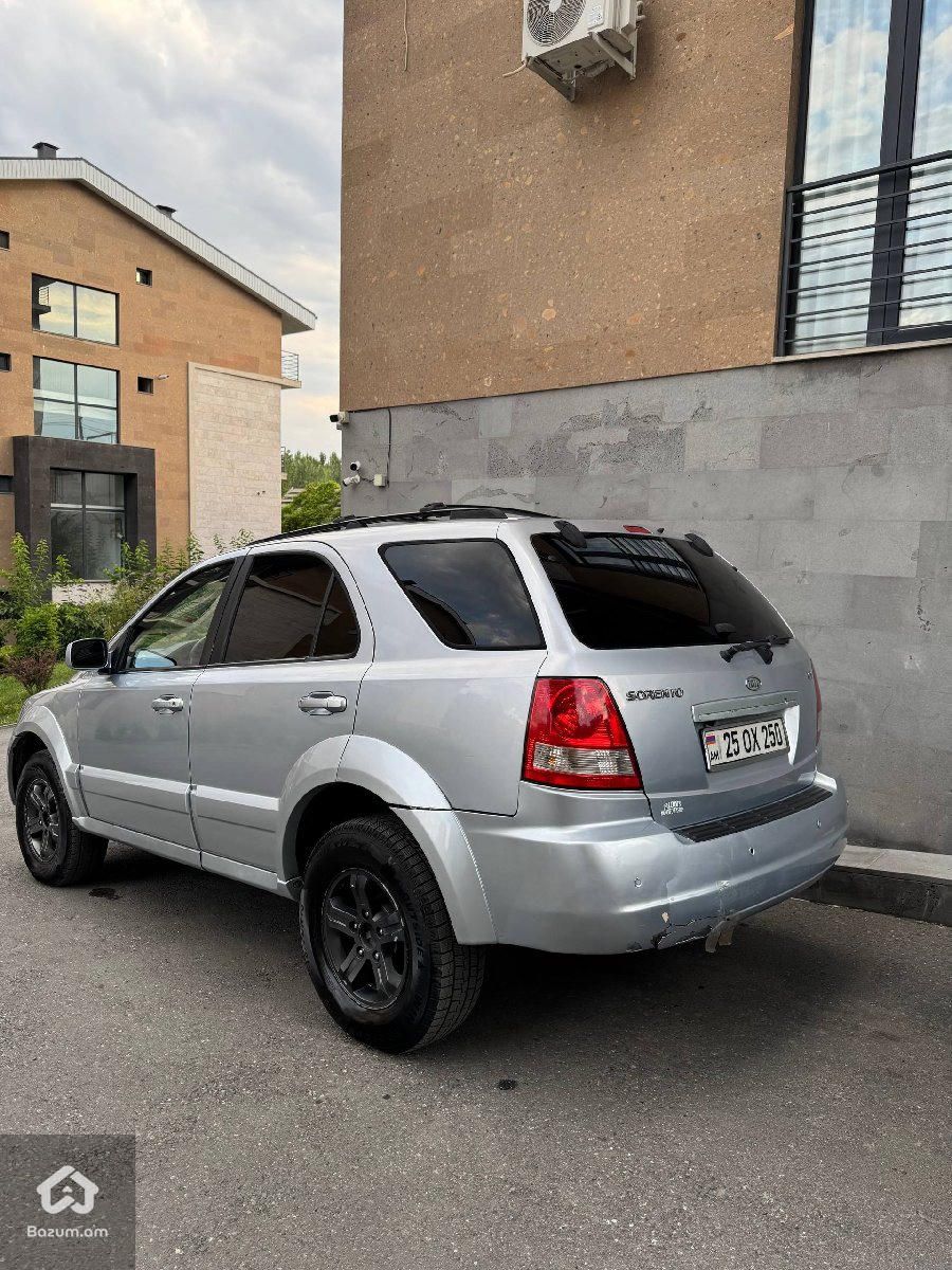 Kia Sorento - image 1