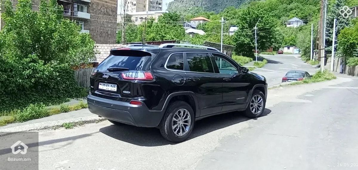Jeep Cherokee 2020 - image 1