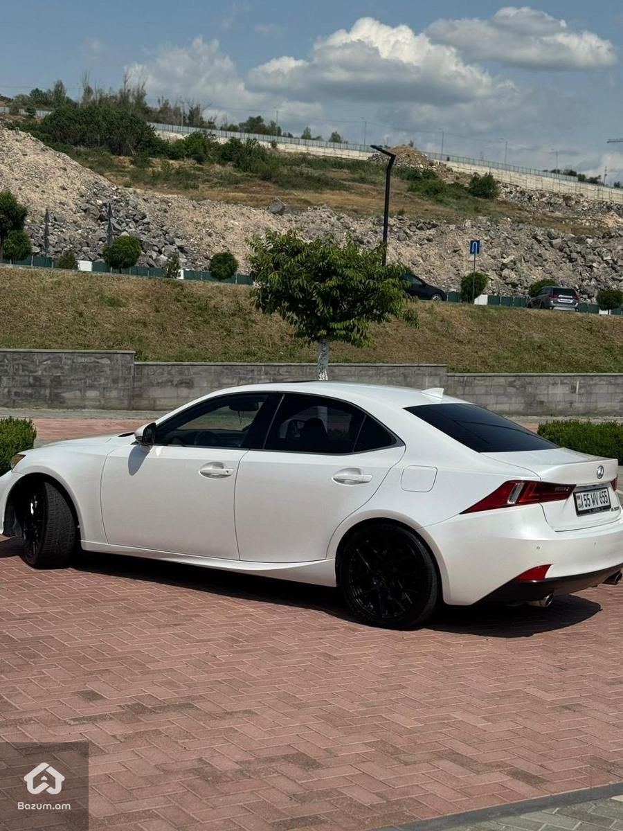 Lexus is 200t - image 4
