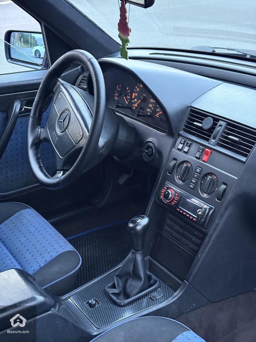 Mercedes-Benz 180 1994 - image 4