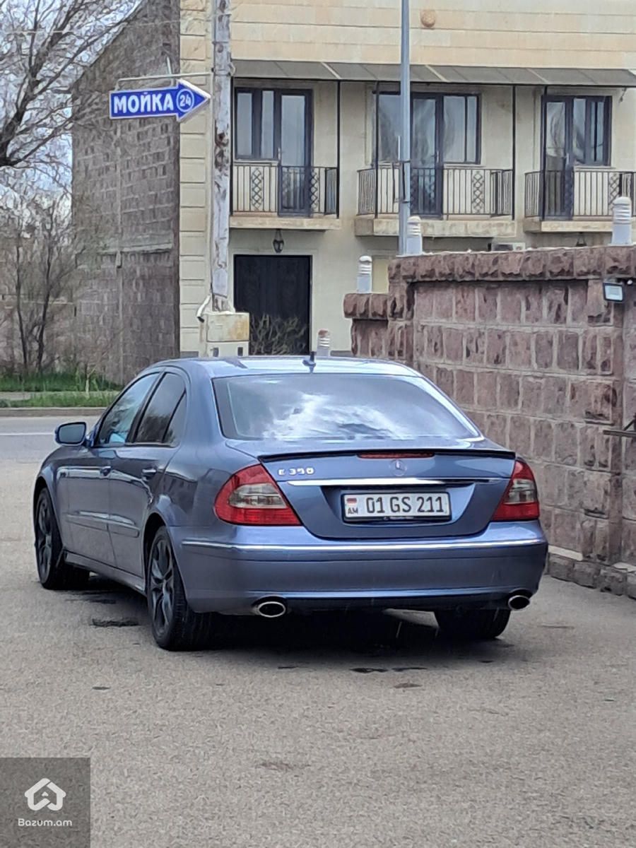 Mercedes-Benz E-Class W211 - image 8