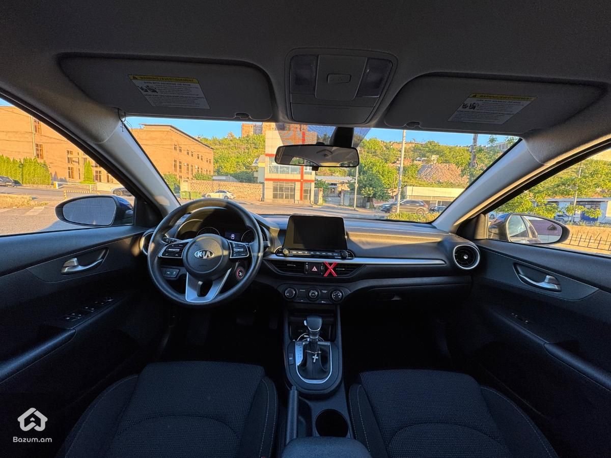 Kia Forte - image 6