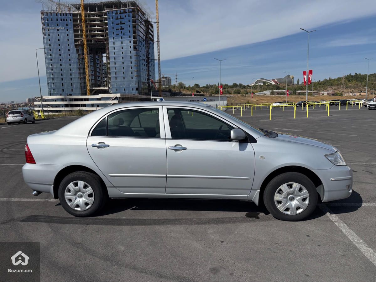 Toyota Corolla 2004 - image 3