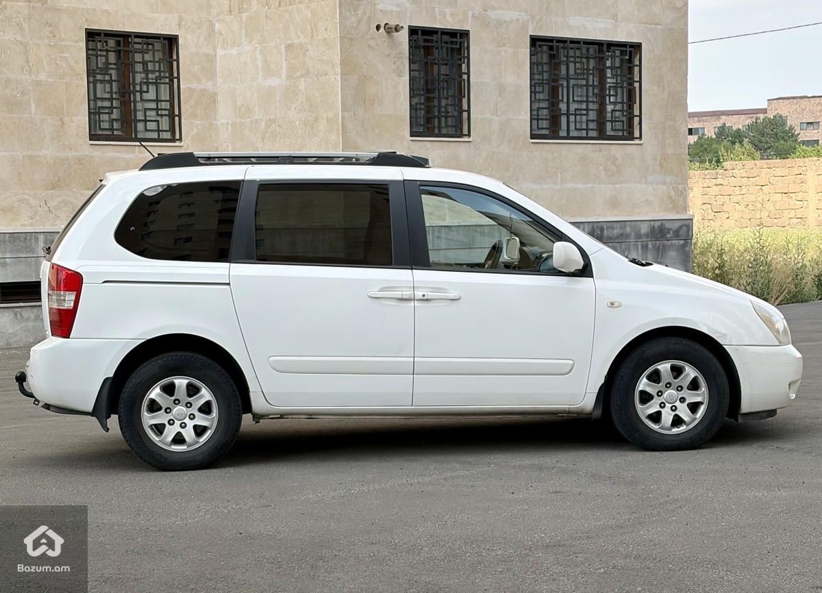 Kia Carnival 2007 - image 2