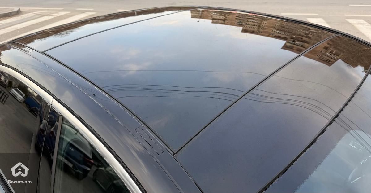 Mercedes Benz E300 - image 26