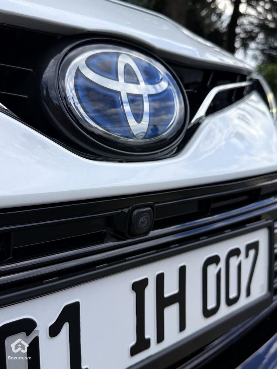 Toyota Camry 2021 HYBRID - image 5