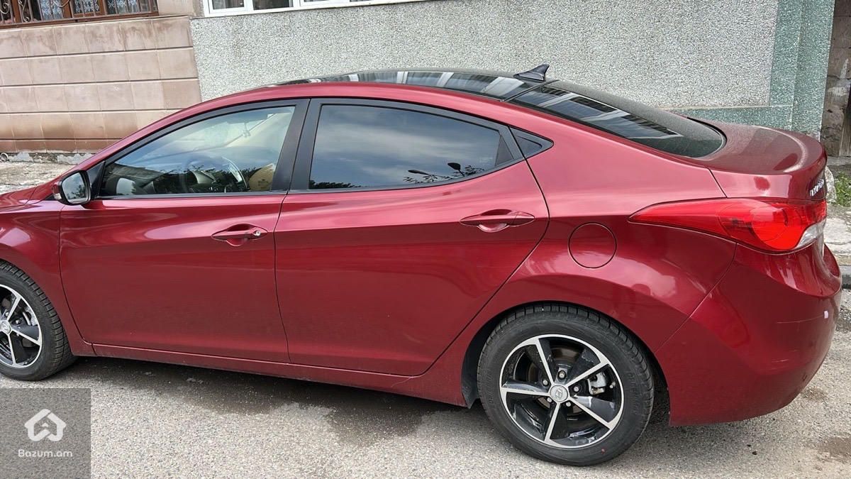 Hyundai Elantra 2011 - image 4