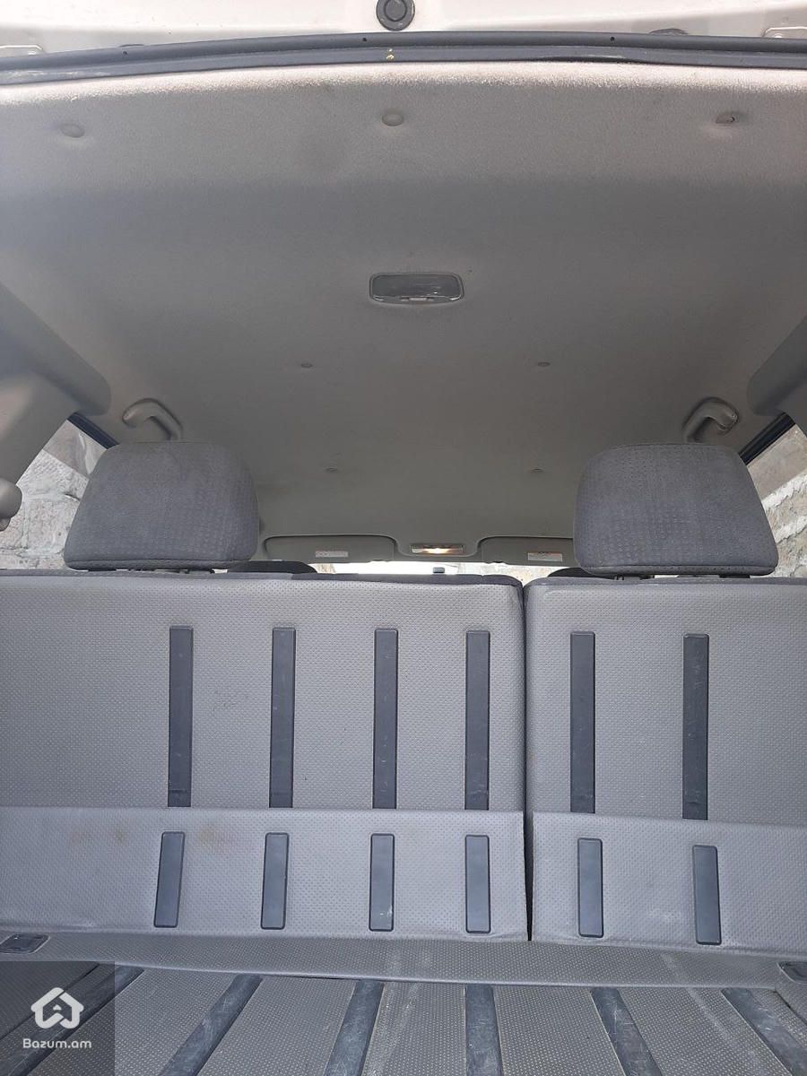 Mitsubishi Airtrek 2004 - image 2