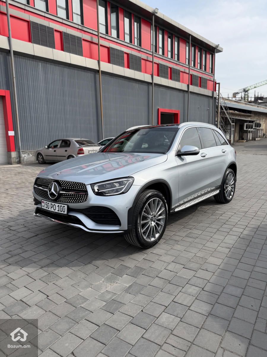 Mercedes Benz GLC 300 Amg line - image 1