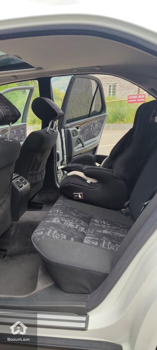 Mercedes-Benz E-Class W210 - image 32