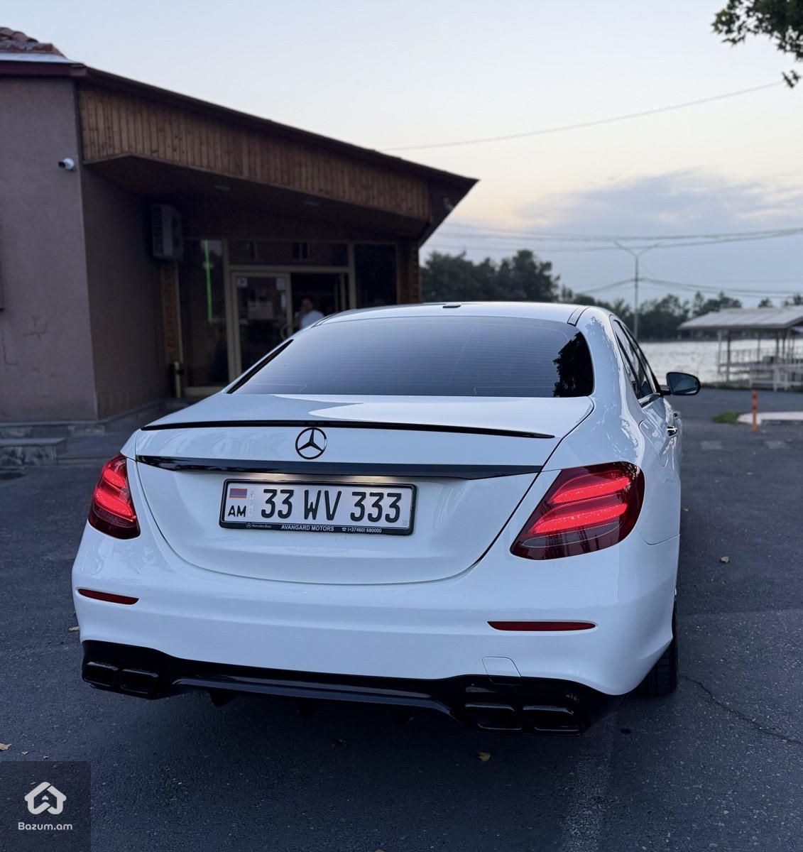 Mercedes-Benz E350 - image 11